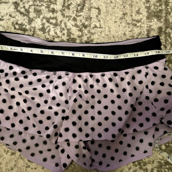 Lululemon lined speed shorts sz 8 - Picture 5 of 5